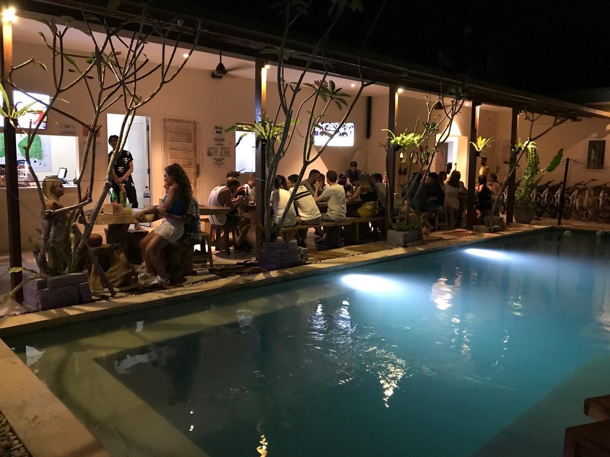 Atlas Gili Party Hostel غيلي تراوانغان المظهر الخارجي الصورة