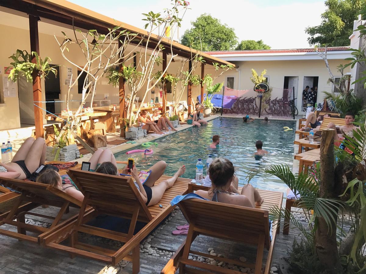 Atlas Gili Party Hostel غيلي تراوانغان المظهر الخارجي الصورة