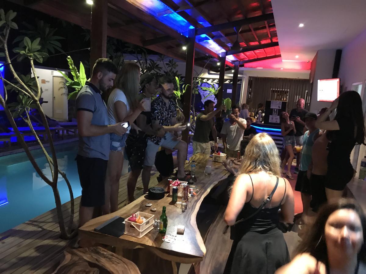 Atlas Gili Party Hostel غيلي تراوانغان المظهر الخارجي الصورة