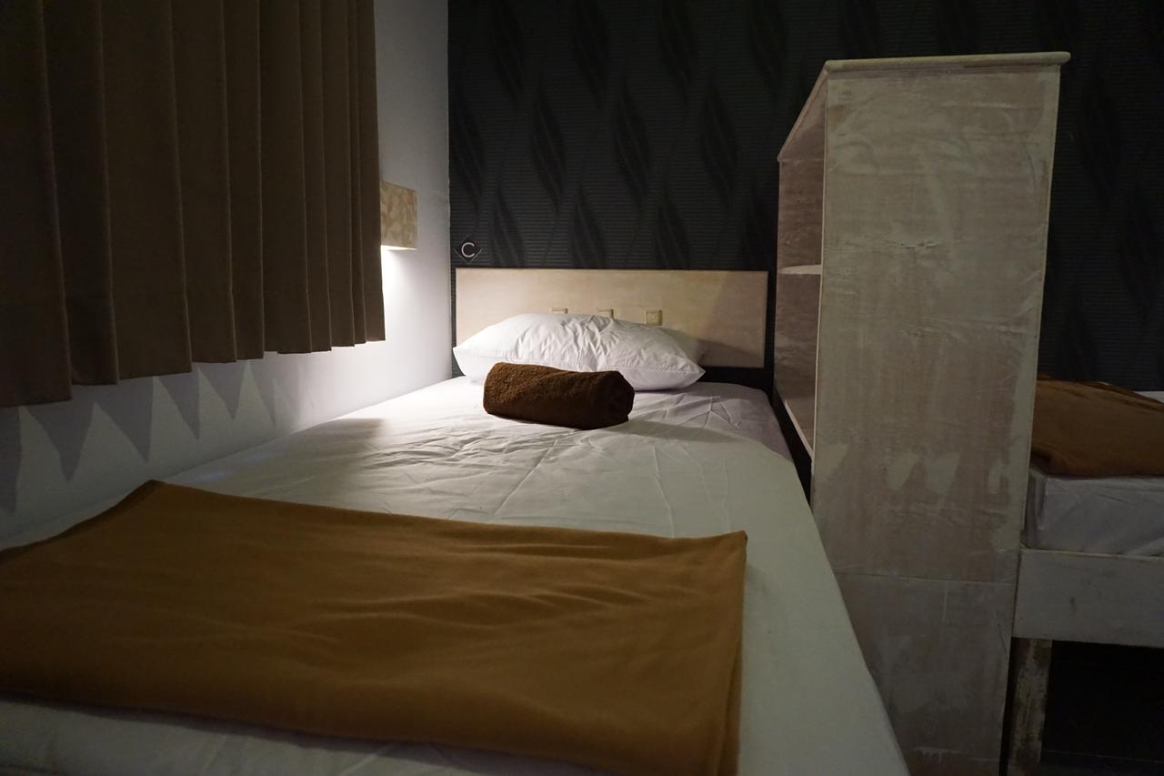 Atlas Gili Party Hostel غيلي تراوانغان المظهر الخارجي الصورة