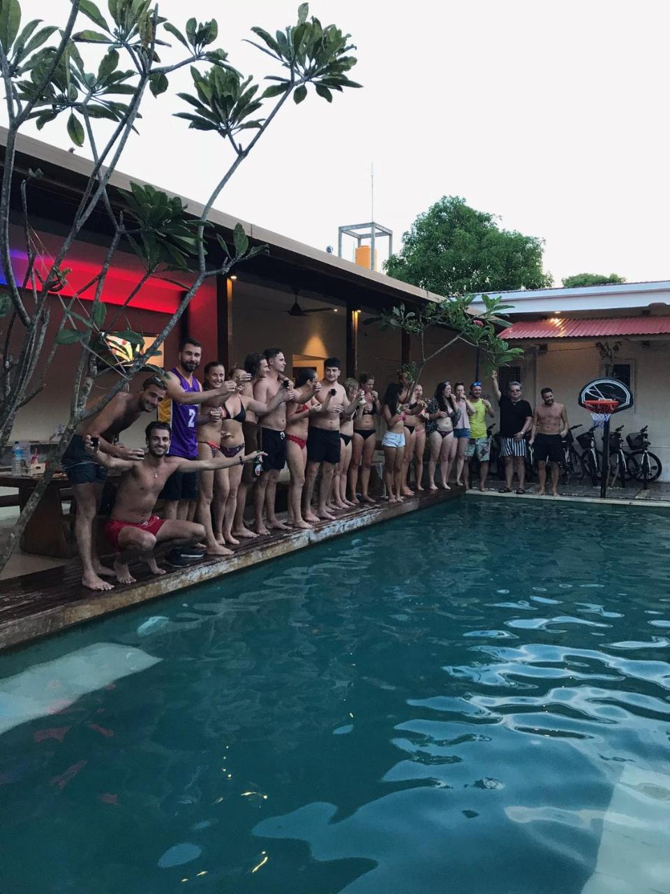 Atlas Gili Party Hostel غيلي تراوانغان المظهر الخارجي الصورة